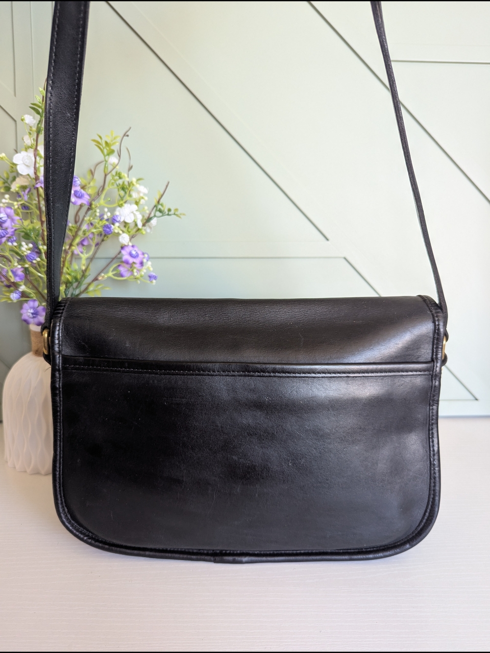 Coach Vintage Black Leather Crossbody with Gold Turn-Lock - Picture 4 of 13